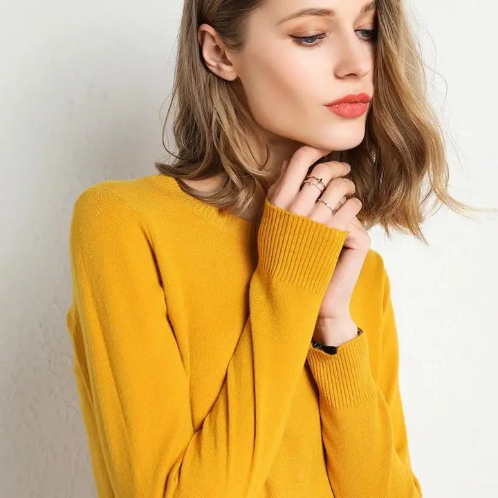 Karen | Minimalistisk finstrikket sweater - komfort og stil til kvinder